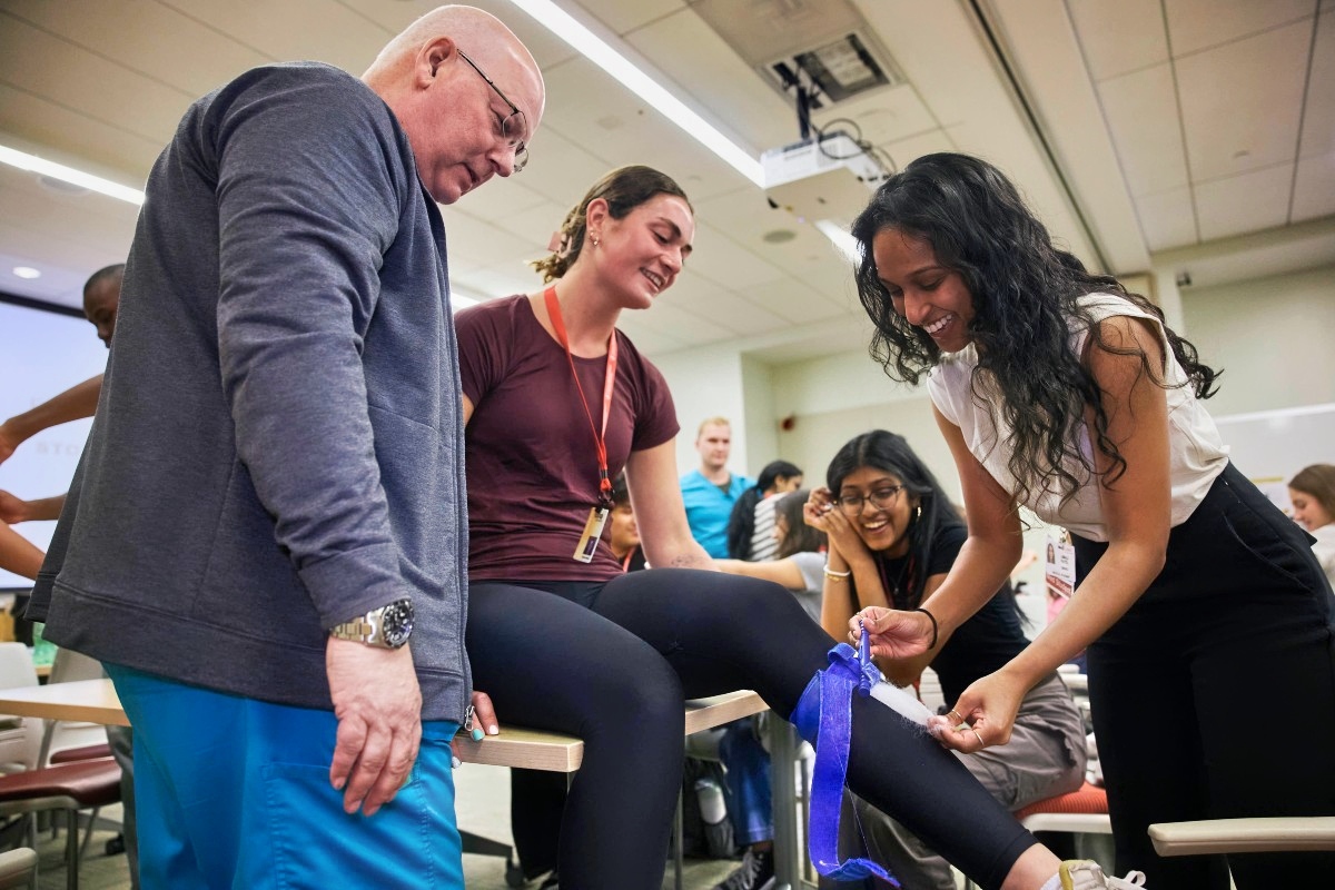 Umali Patel, M2, assists in MEDacademy